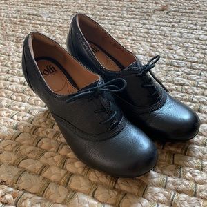 Black heels with laces